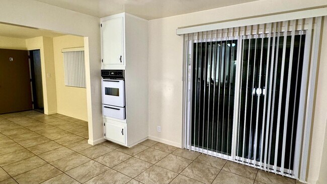 Foto del edificio - 24832 Walnut St