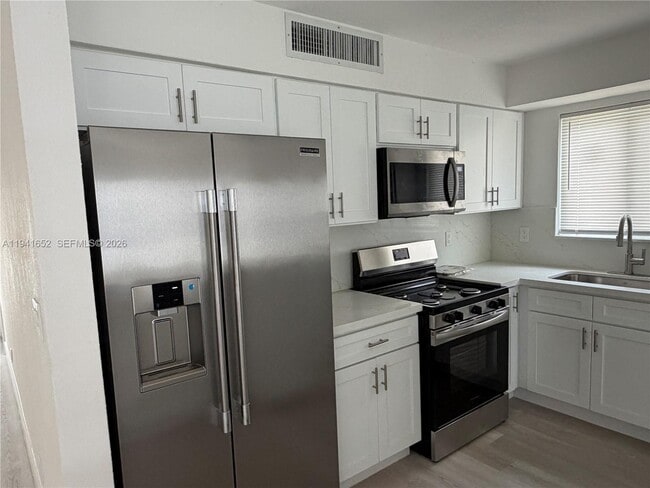 Foto del edificio - 3581 SW 13th Ct