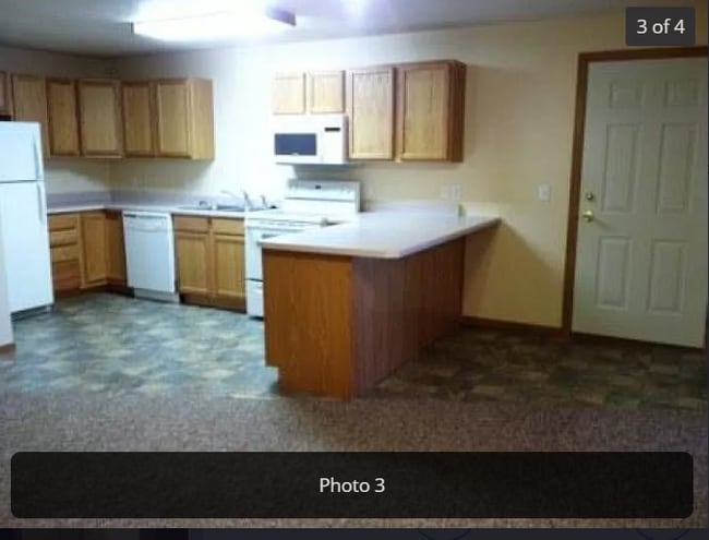 KITCHEN - 1402 E Redwood Blvd