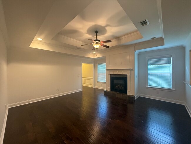 Building Photo - 2423 Deer Run Ct