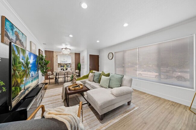 Foto del edificio - 606 S Sunshine Ave