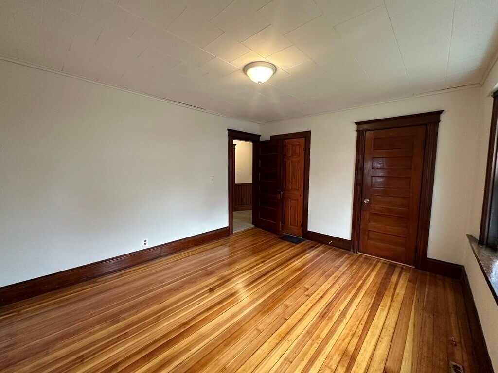 Foto del edificio - 130 Glendale Rd
