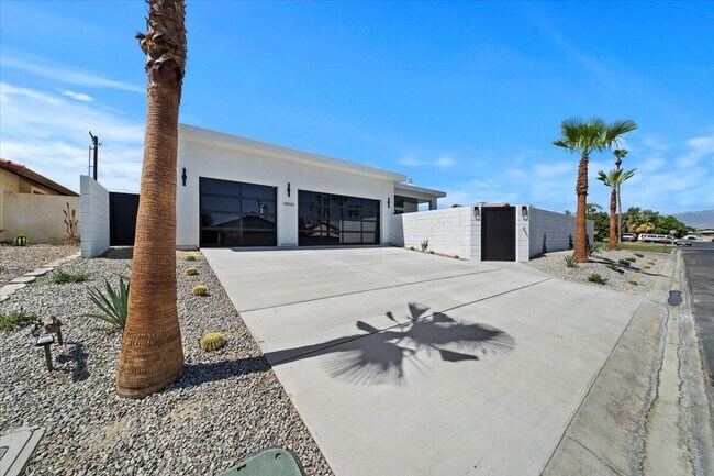 Building Photo - 78525 Orcabessa Dr