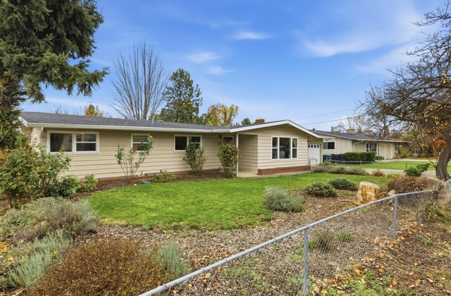 Building Photo - 836 Morrison Ave