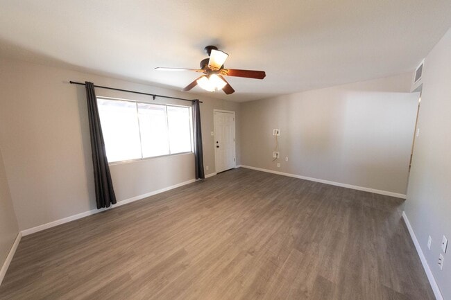 Building Photo - REMODELED 4 BEDROOM, 2 BATHROOM SOUTH SCOT...