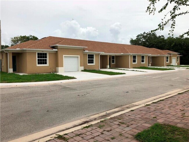Building Photo - Townhouse For Lease in Saint Cloud