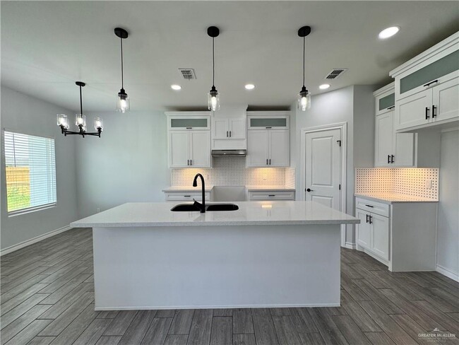 Building Photo - 209 Faith Dr