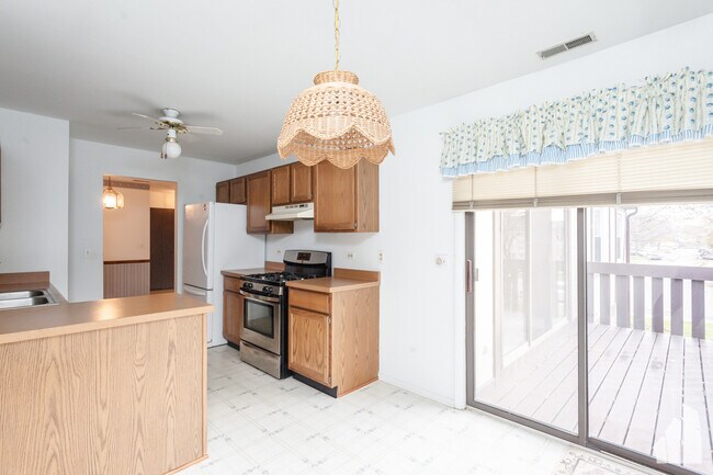 Building Photo - 2630 Northampton Dr