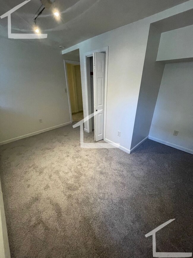 Foto del edificio - Super Affordable Two Bedroom Brighton/Alls...