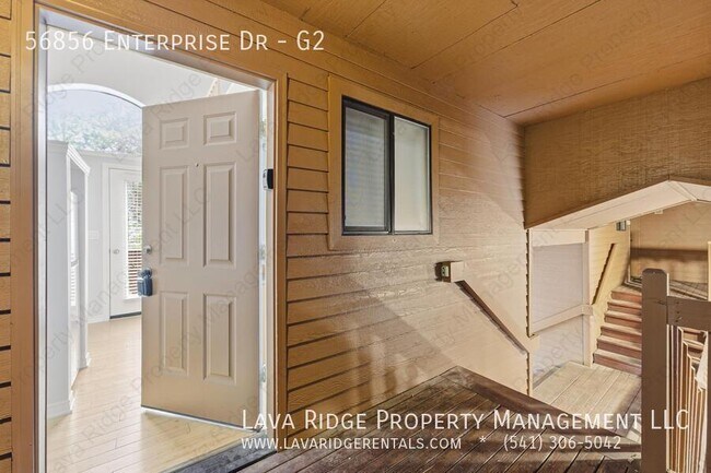 Foto del edificio - 56856 Enterprise Dr