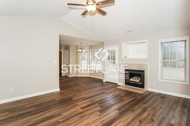 Building Photo - NOW OFFERING FIRST FULL MONTH FREE OR ONE ...