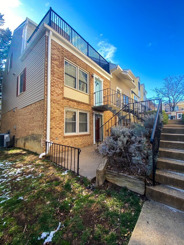 106 N Bedford St Unit A, Arlington, VA 22201 Condo for Rent in