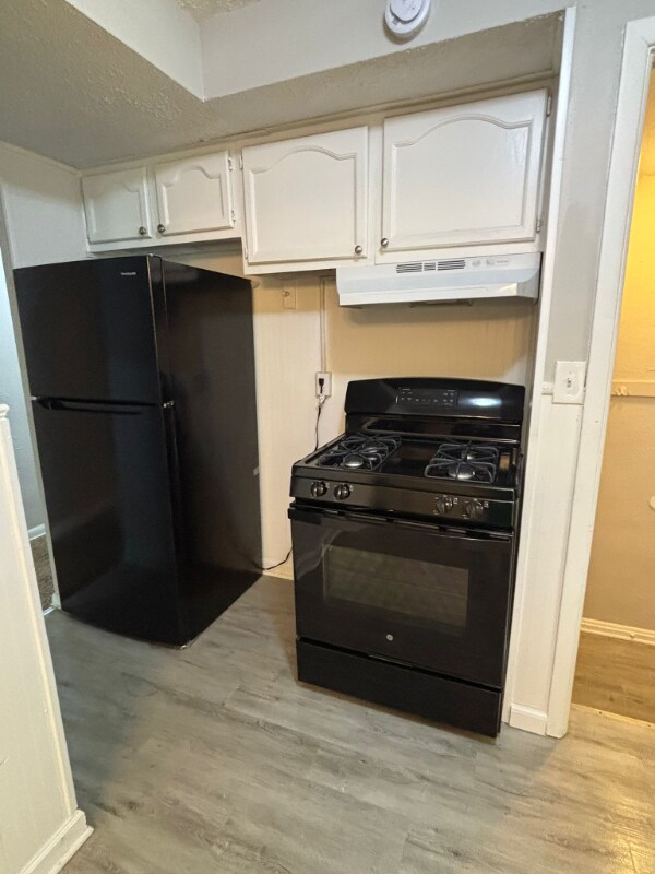 Foto del edificio - 4672 Hillside Ave