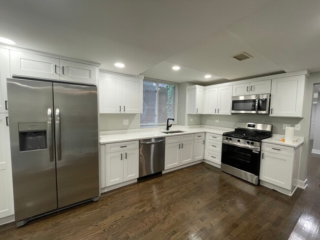 Building Photo - 2618 N Mozart St