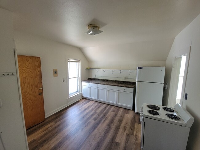 Building Photo - 514 Niagara St