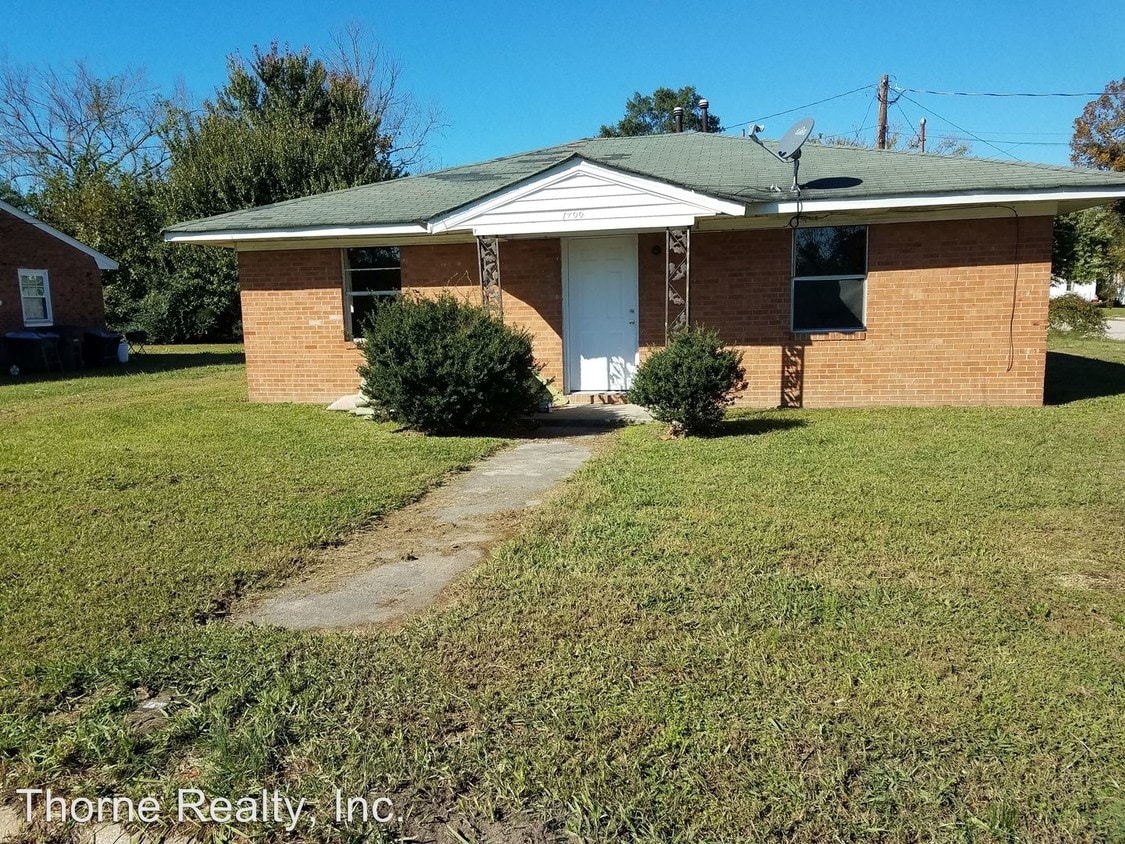 Primary Photo - 2 br, 1 bath House - 1700 SW Main Street
