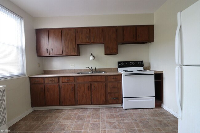 Building Photo - 16 Chalmers Ln