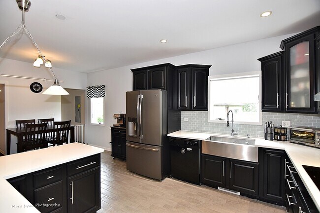 Foto del edificio - 30W174 Bruce Ln