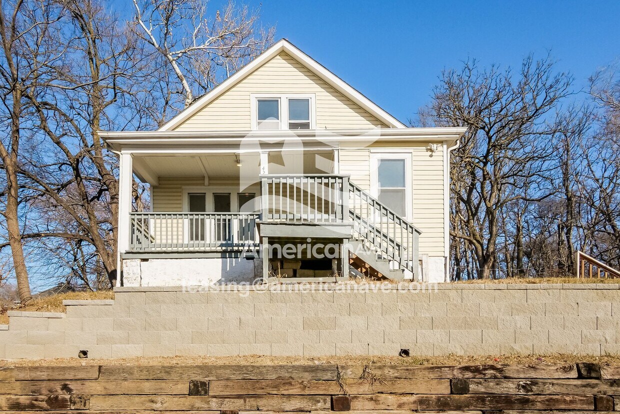 Primary Photo - 4258 Laurel Ave