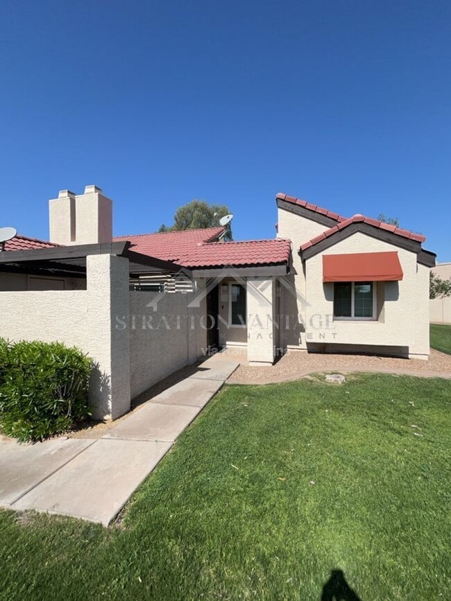 Photo - 911 S Siesta Ln Townhome