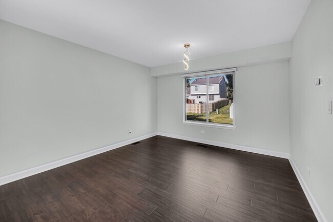 Building Photo - 242 Stafford Dr