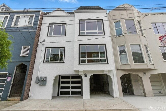 Building Photo - 1206 Funston Ave