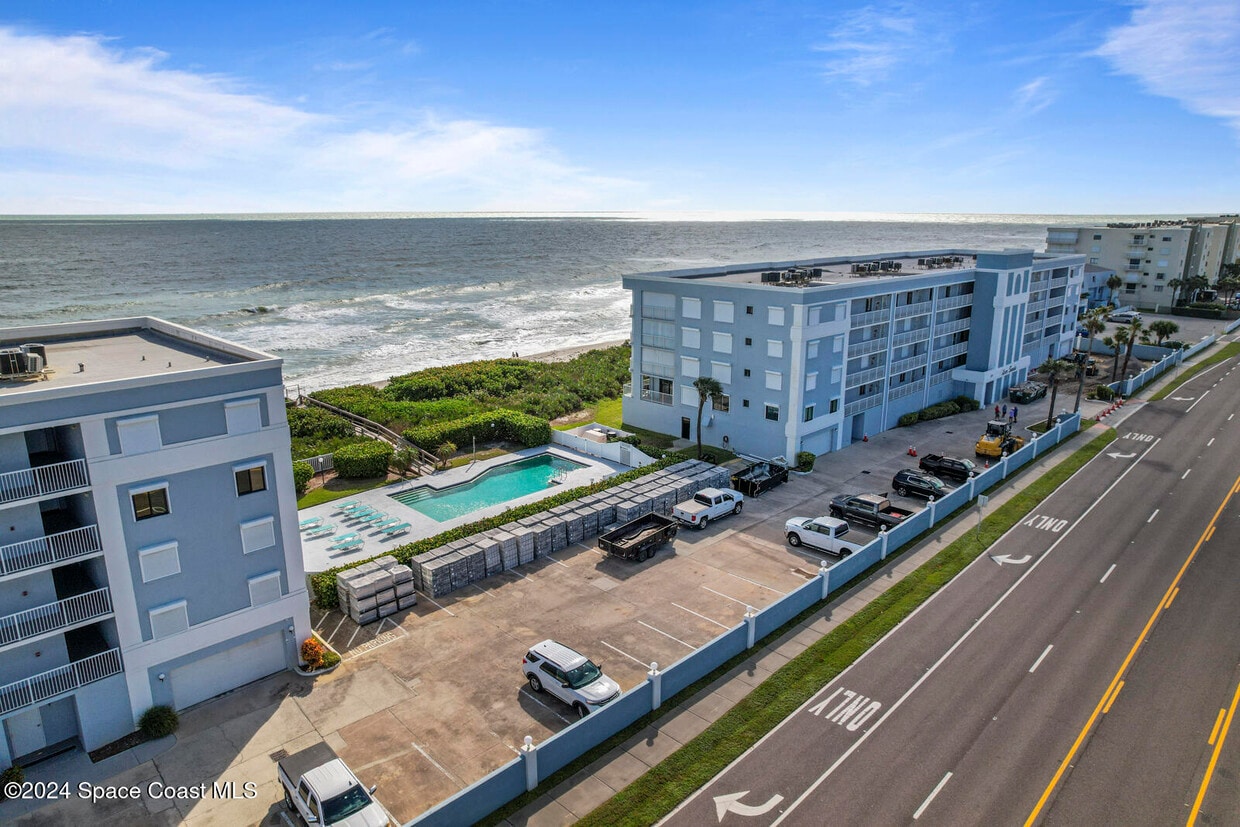 Primary Photo - 295 A1A Jimmy Buffett Mem Hwy