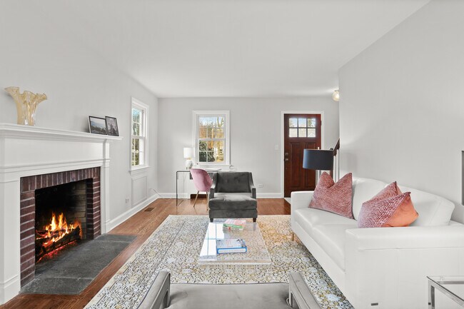 Building Photo - 21 Sound Beach Ave