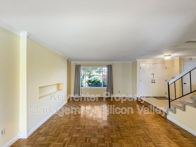 Building Photo - 1293 Knollview Dr