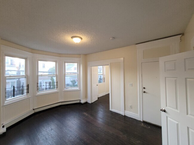 Building Photo - 200 Littleton Ave