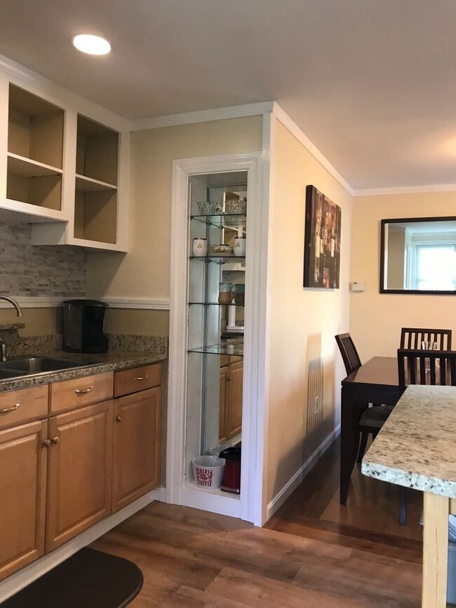 Photo - 702 Main St Apartment