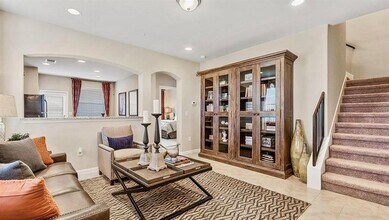 Building Photo - 2880 Donnell Dr