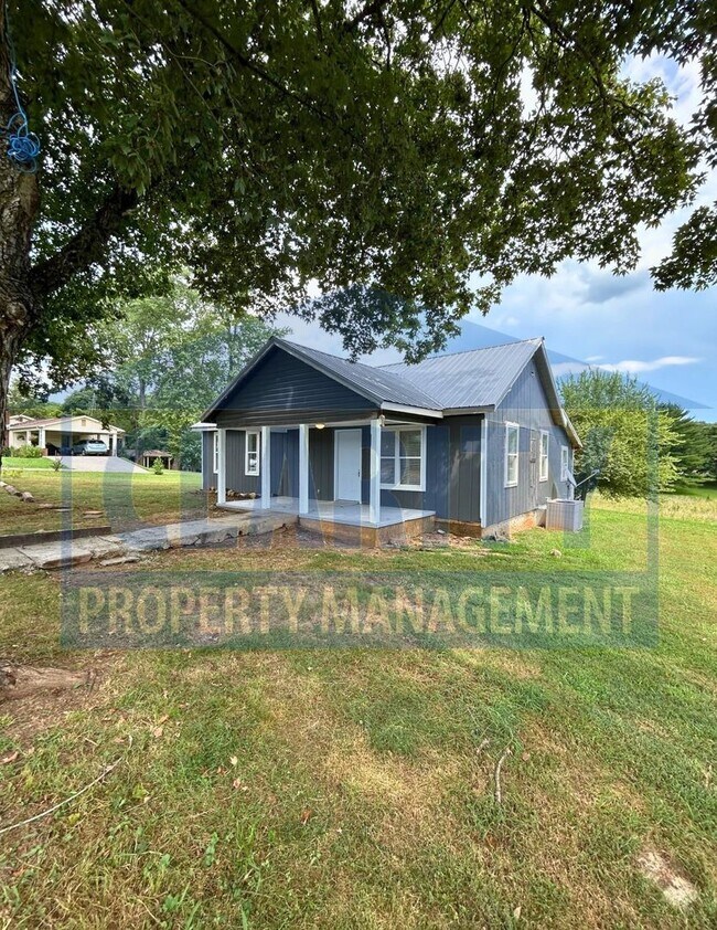 Foto del edificio - Four-bedroom home in Calhoun, TN!