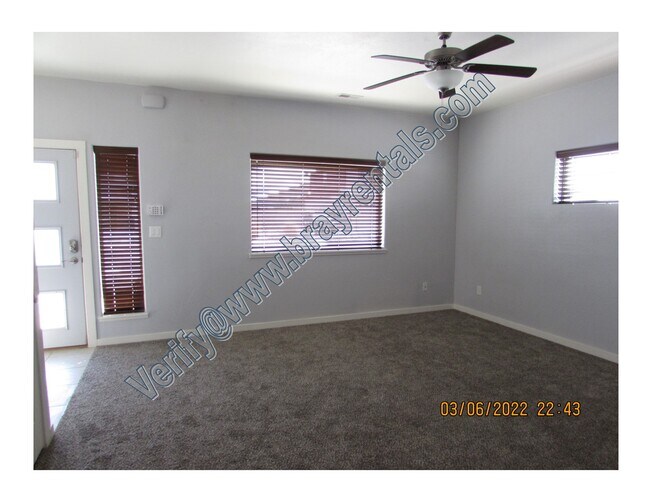 Building Photo - 391 Green River Dr