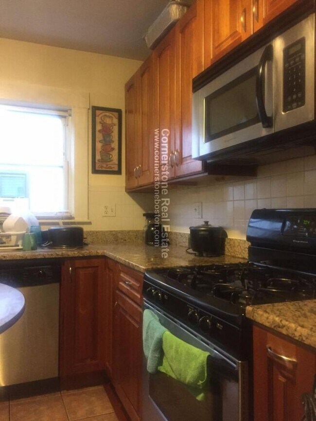 Building Photo - 4 bedroom in Boston MA 02120