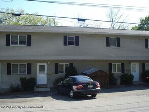 Building Photo - 312 Nichols St