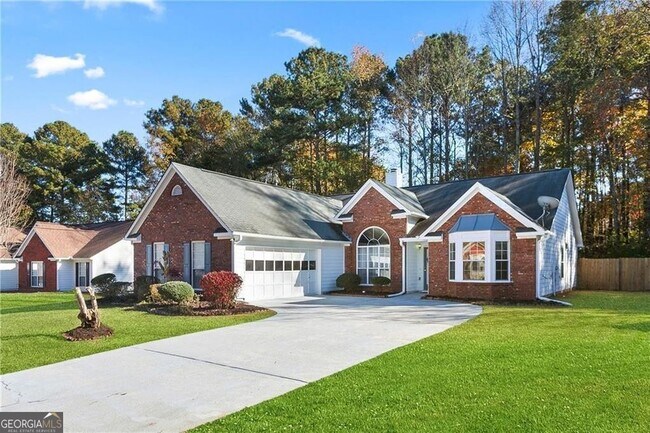 Building Photo - 2049 Manor Oak Ln