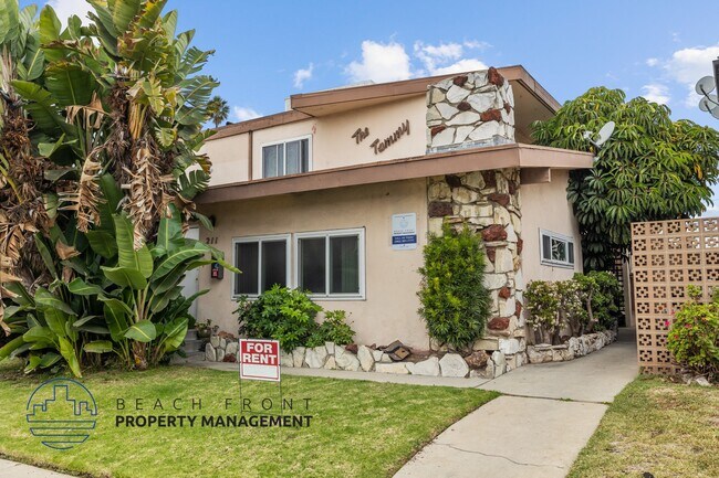 Foto del edificio - 211 E. Tamarack Ave.