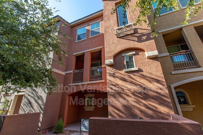 Primary Photo - 240 W Juniper Ave