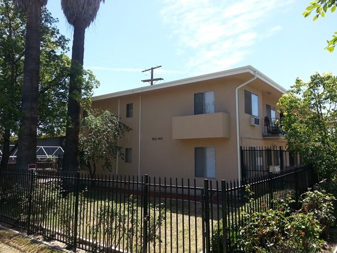 Primary Photo - Montgomery Apartments