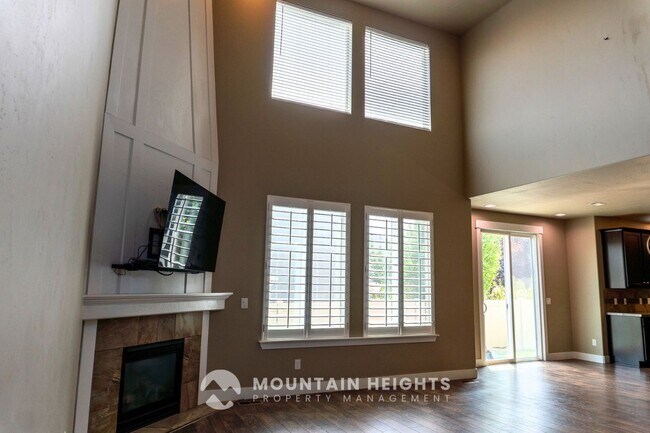 Foto del edificio - 3953 Sand Lake Dr