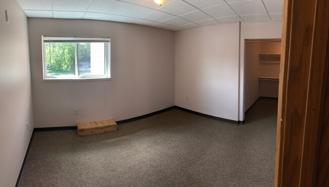 Building Photo - 1173 W Main St