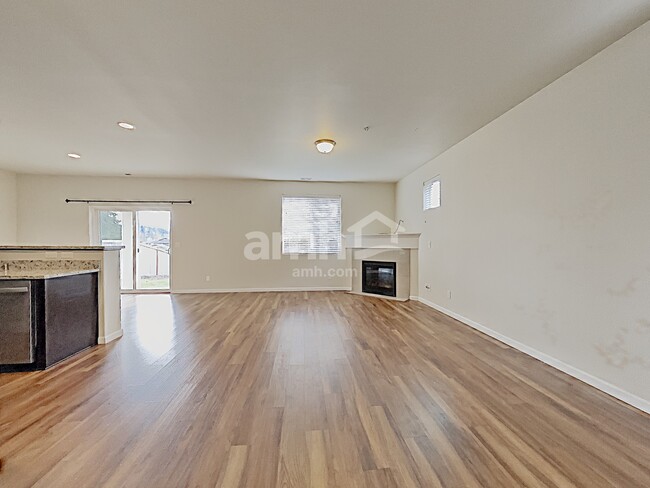 Foto del edificio - 2630 Link Ave