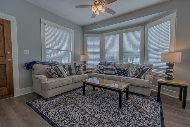 Foto del edificio - 1015 Post Office St