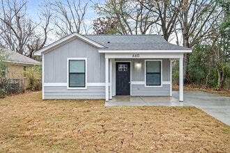 Building Photo - 660 Gilleas Rd