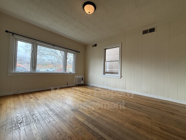 Foto del edificio - 107 Lafayette Blvd