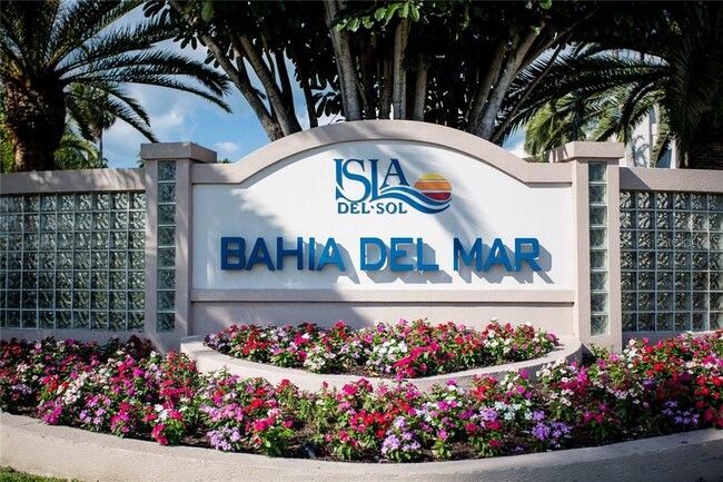 Foto del edificio - 6061 Bahia Del Mar Cir