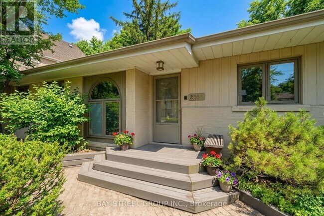 Building Photo - 2558 Mindemoya Rd