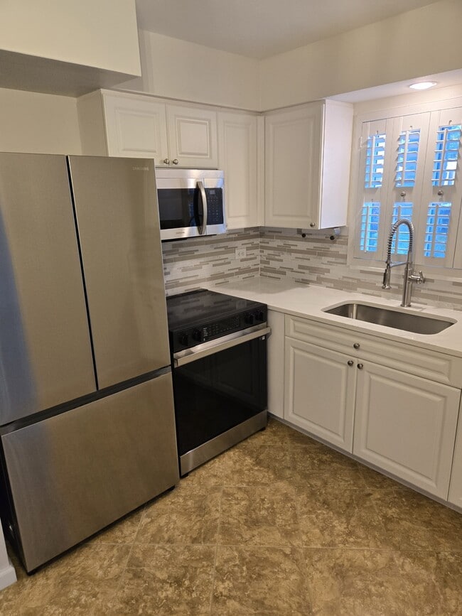 Photo - 2304 Ringling Blvd Apartment