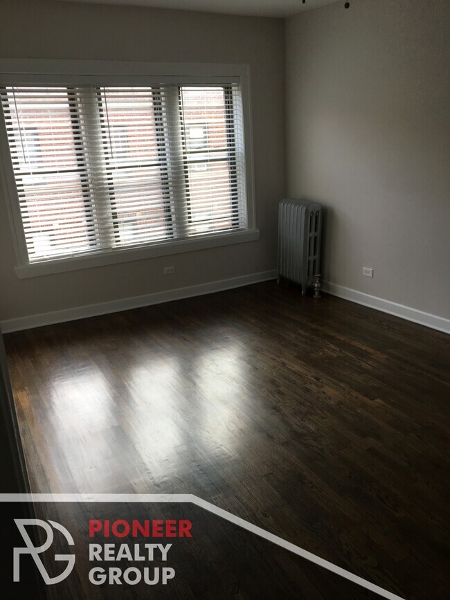 Foto del edificio - 1359 W Touhy Ave